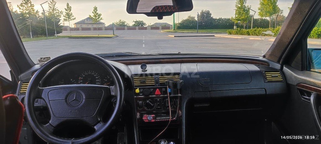 Mercedes C 230