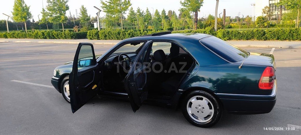 Mercedes C 230