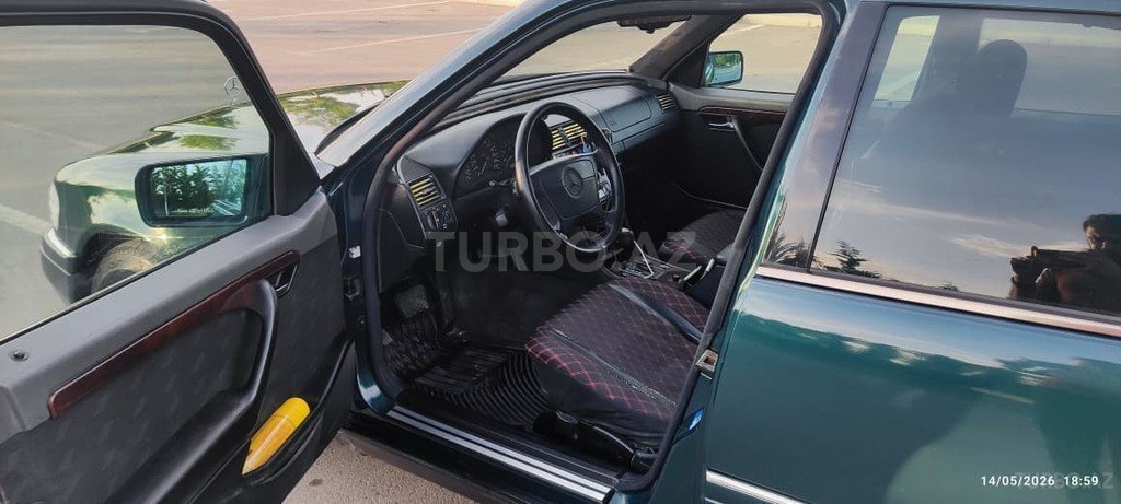 Mercedes C 230