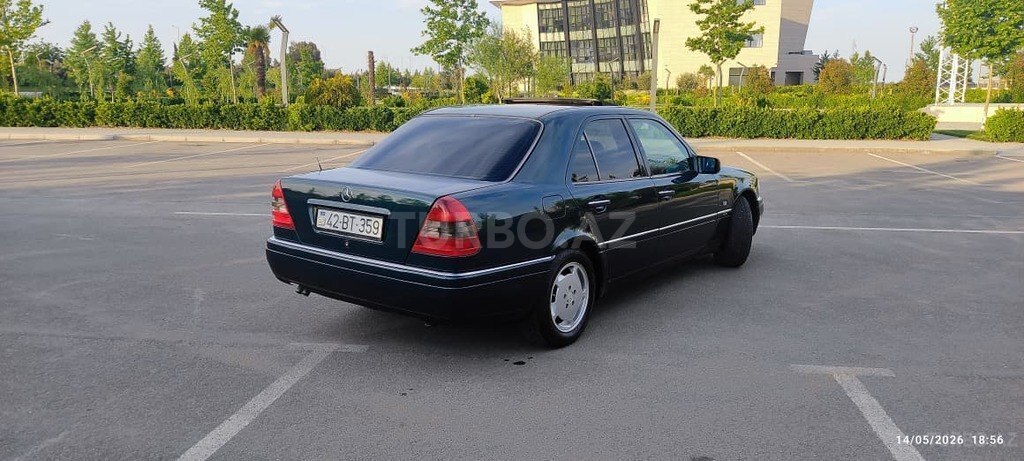 Mercedes C 230