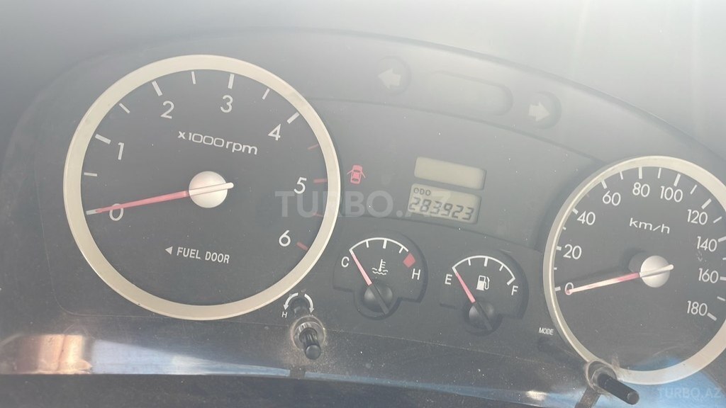 Hyundai H 100