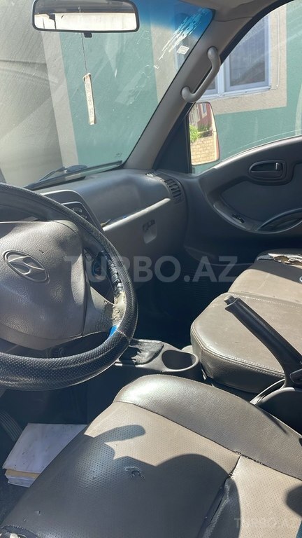 Hyundai H 100