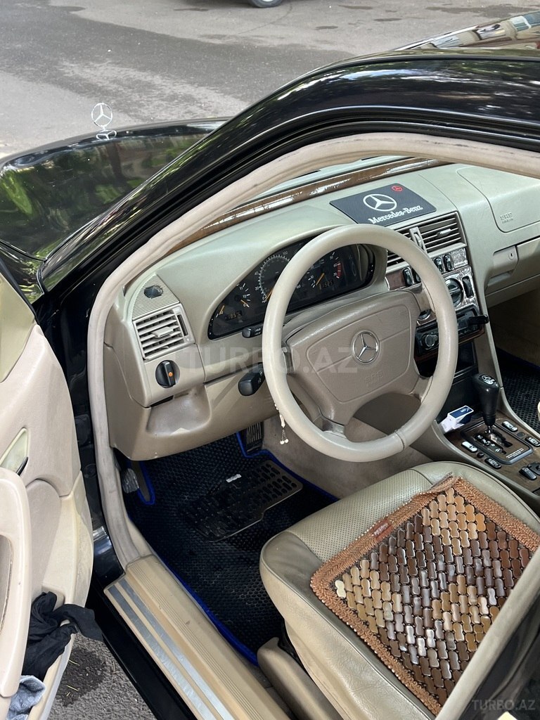 Mercedes C 230