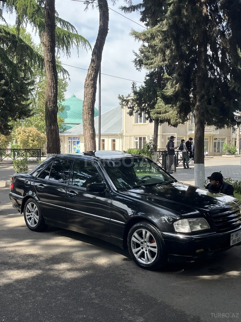 Mercedes C 230