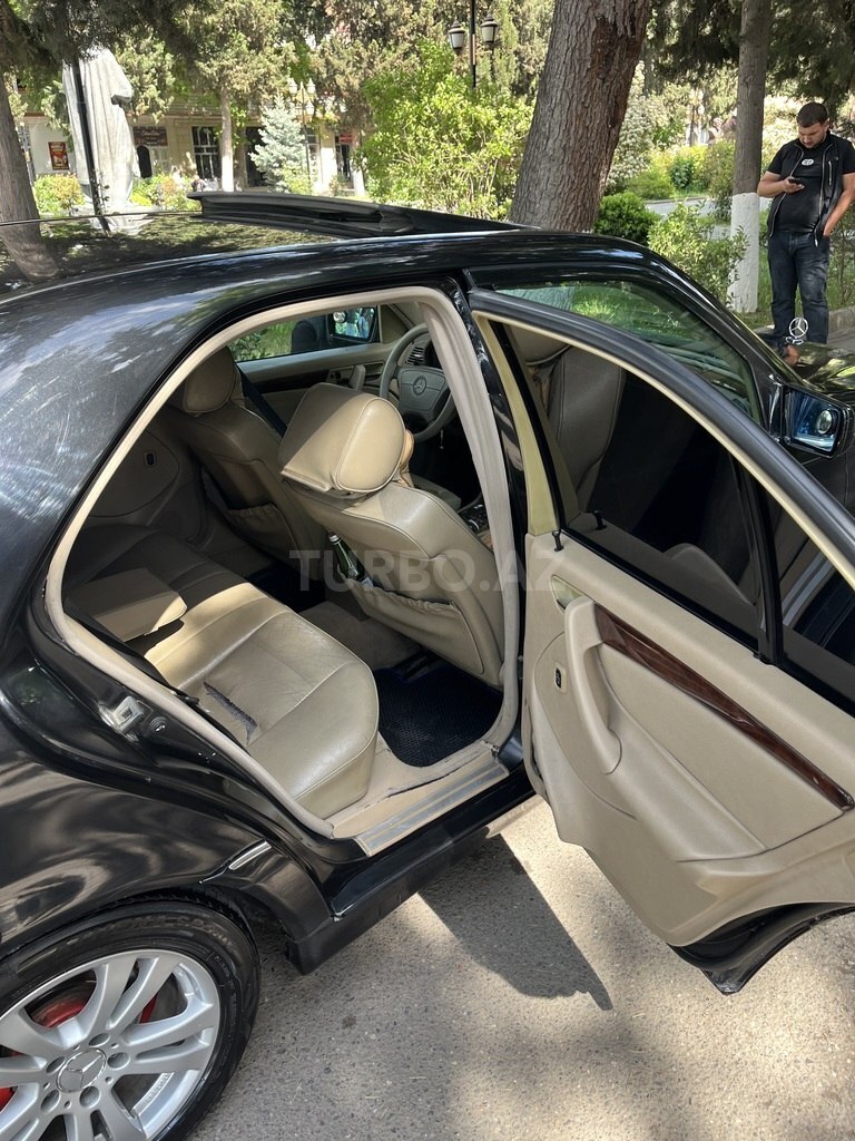 Mercedes C 230