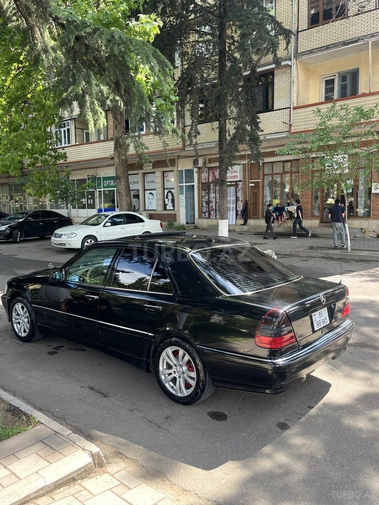 Mercedes C 230