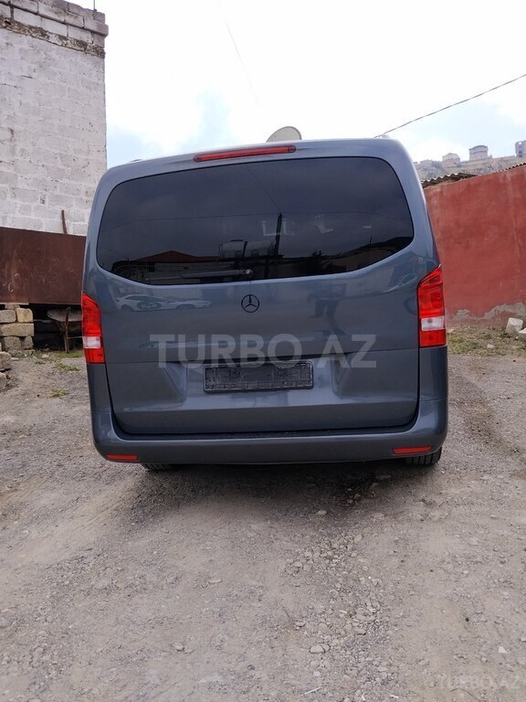 Mercedes Vito 121