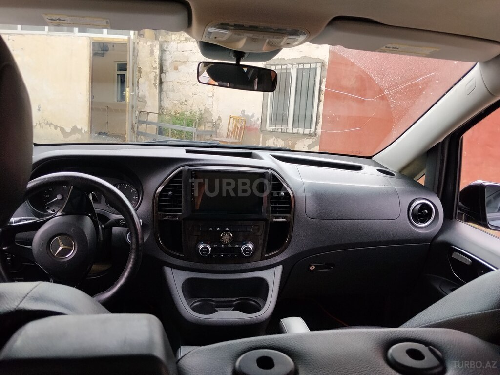 Mercedes Vito 121