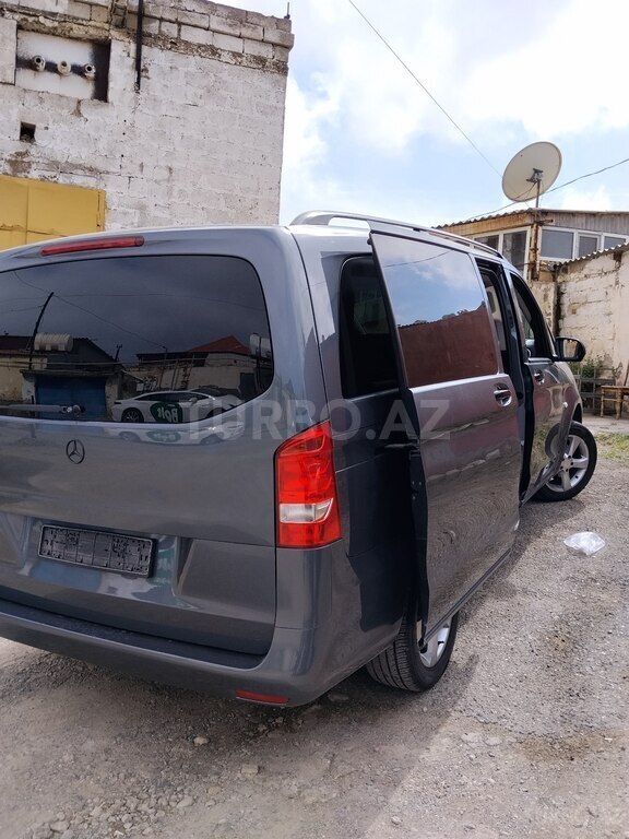 Mercedes Vito 121