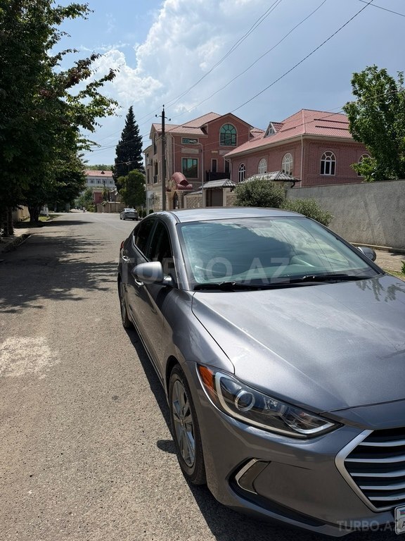 Hyundai Elantra