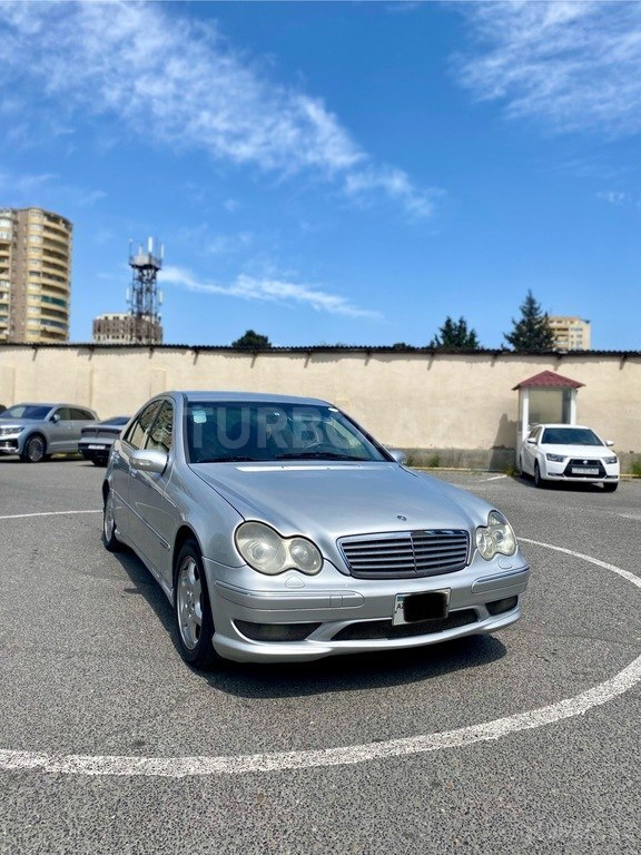 Mercedes C 200