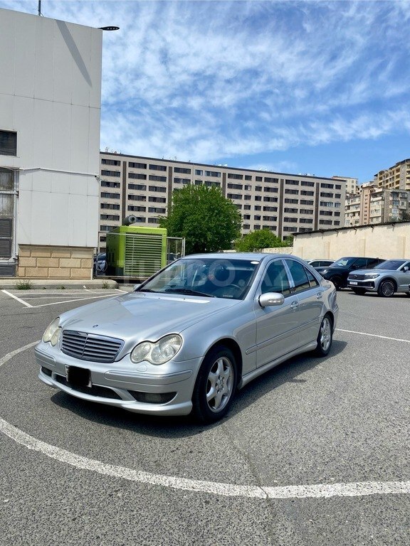 Mercedes C 200
