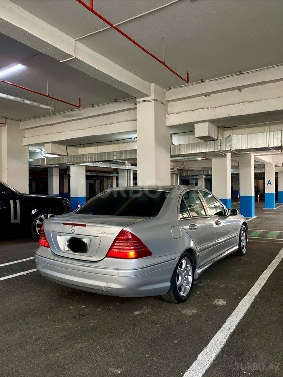 Mercedes C 200