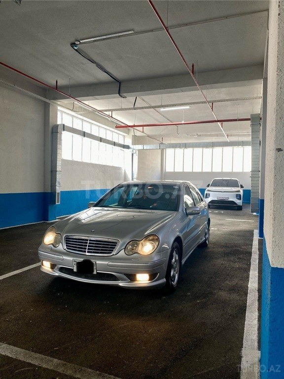 Mercedes C 200