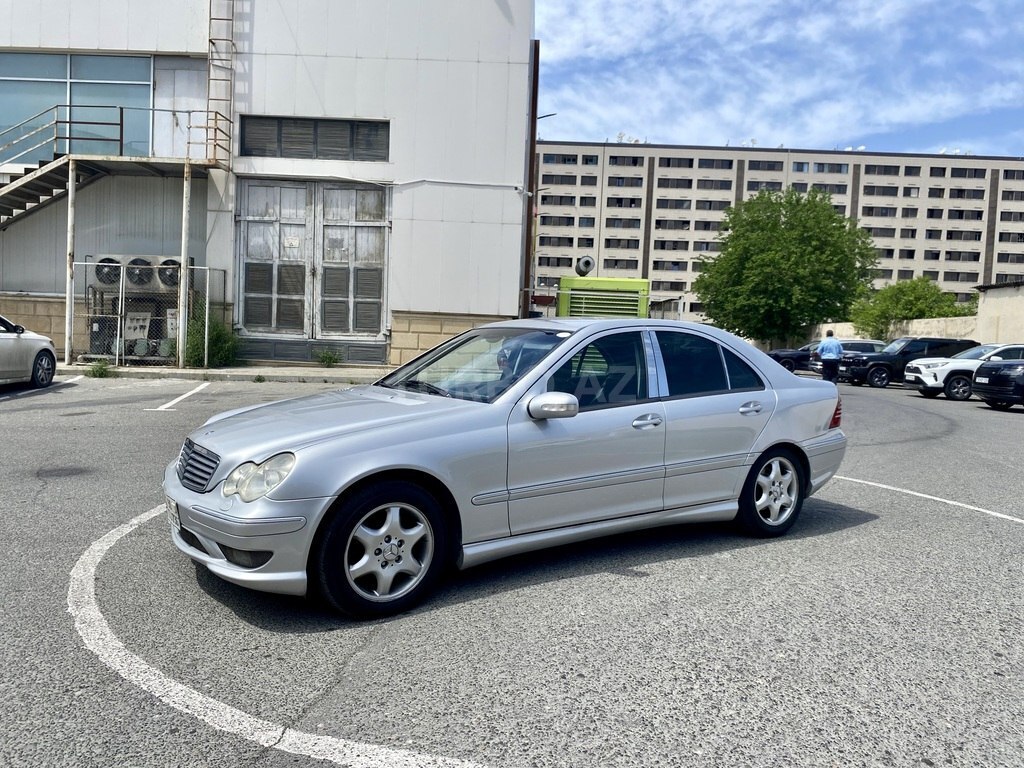 Mercedes C 200
