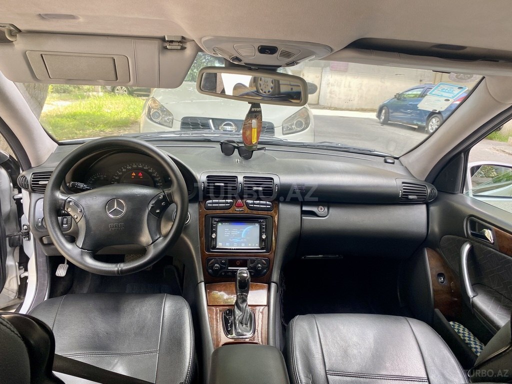 Mercedes C 200