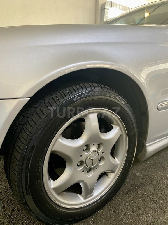 Mercedes C 200