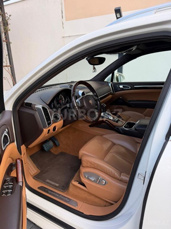 Porsche Cayenne Turbo S