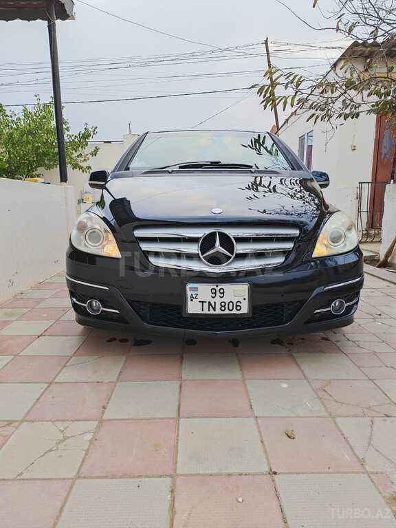 Mercedes B 200