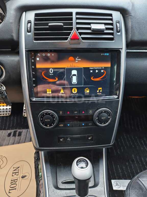 Mercedes B 200