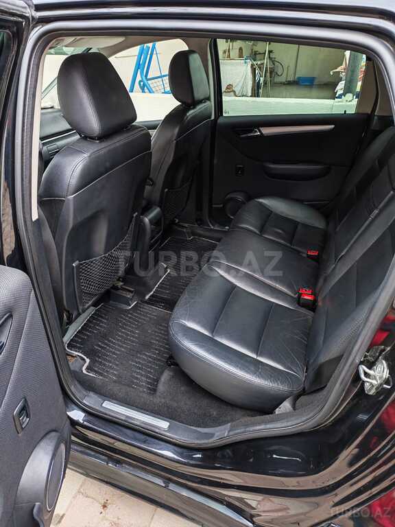 Mercedes B 200