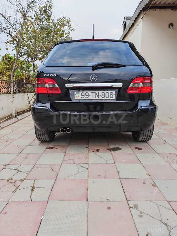 Mercedes B 200