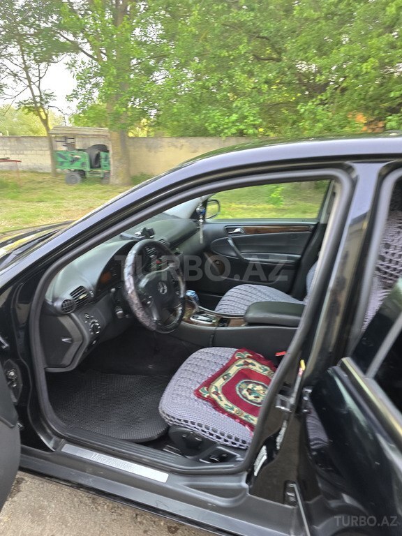 Mercedes C 240