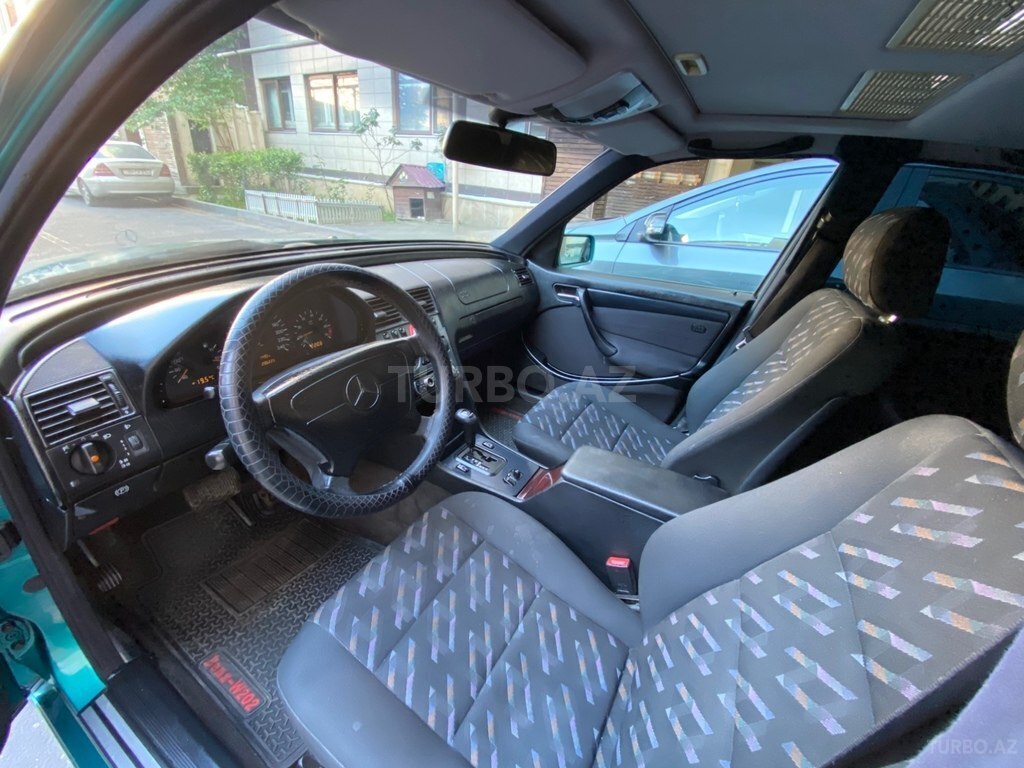 Mercedes C 180