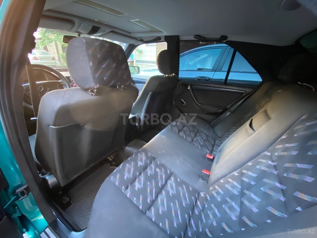 Mercedes C 180