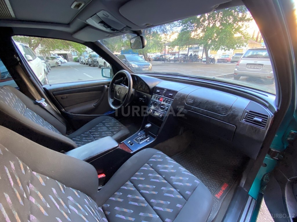 Mercedes C 180