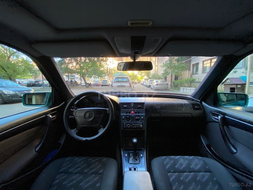 Mercedes C 180