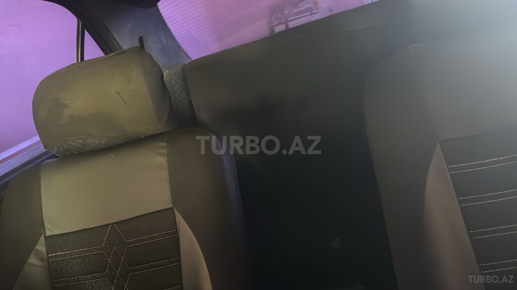 Mercedes C 200