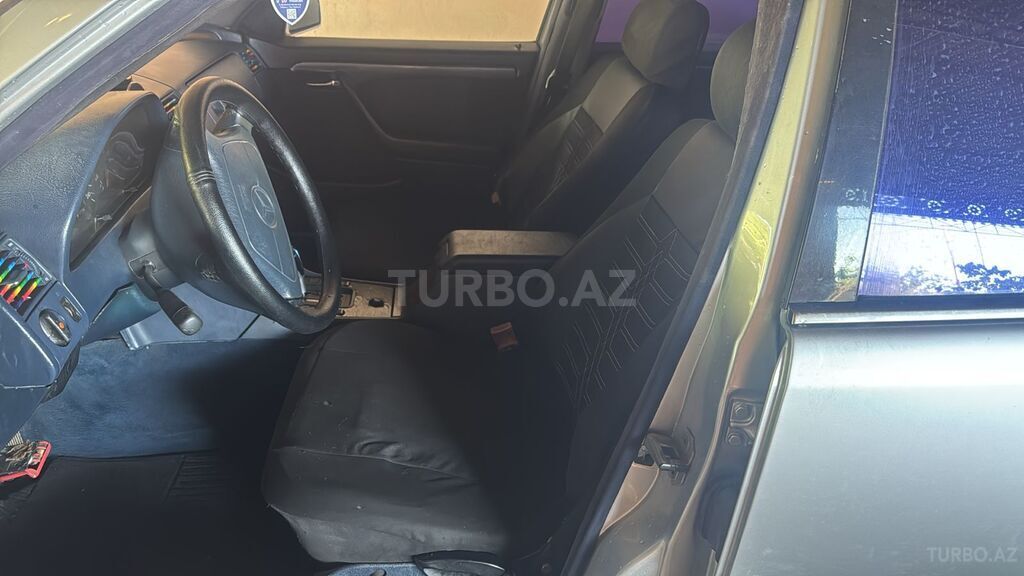 Mercedes C 200