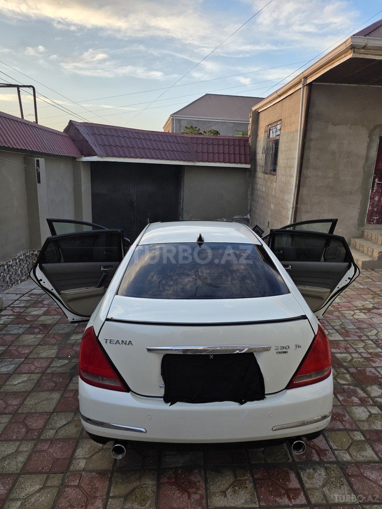 Nissan Teana