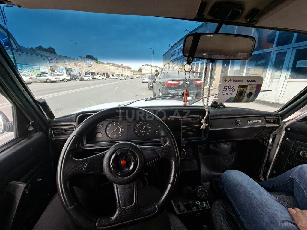 LADA (VAZ) 2107