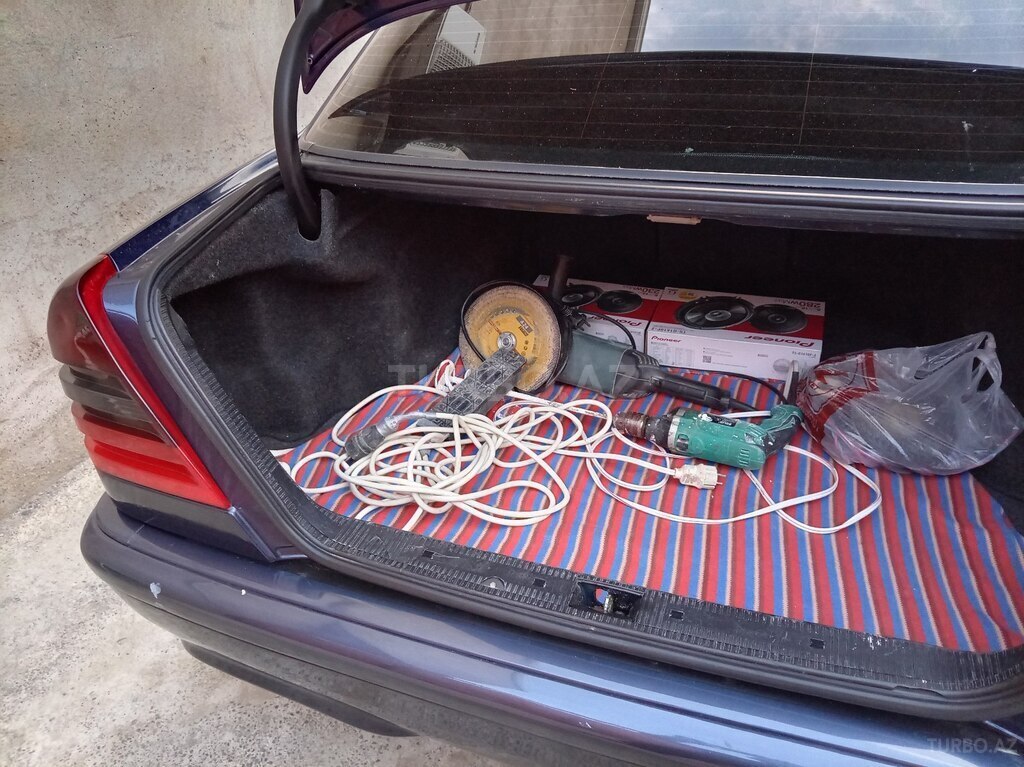 Mercedes C 180