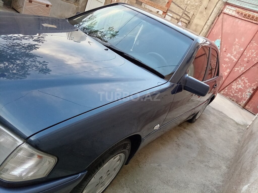Mercedes C 180
