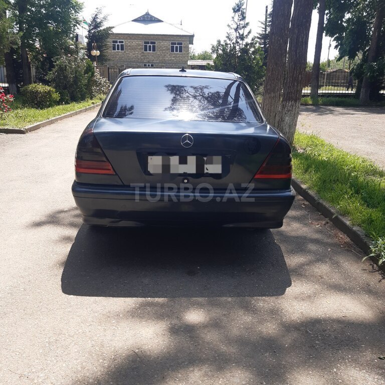 Mercedes C 230