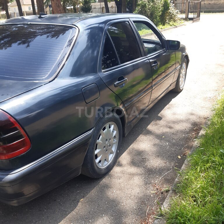 Mercedes C 230
