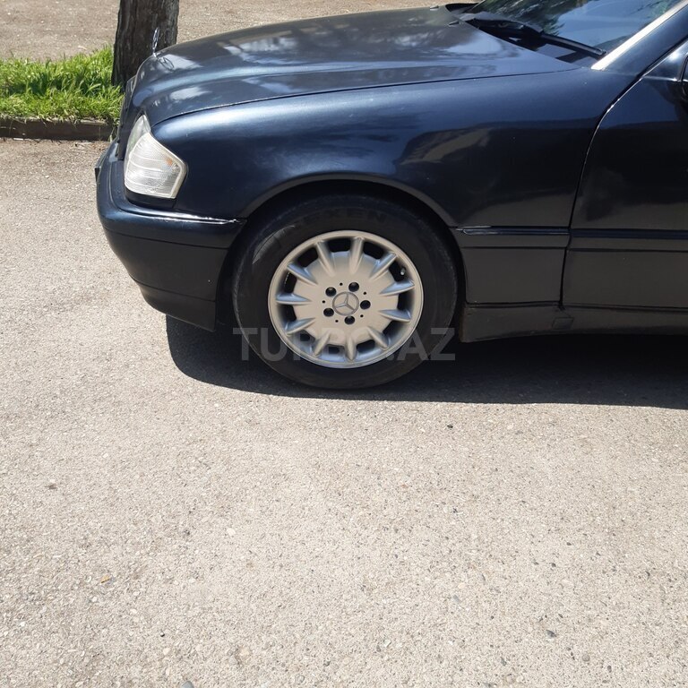 Mercedes C 230