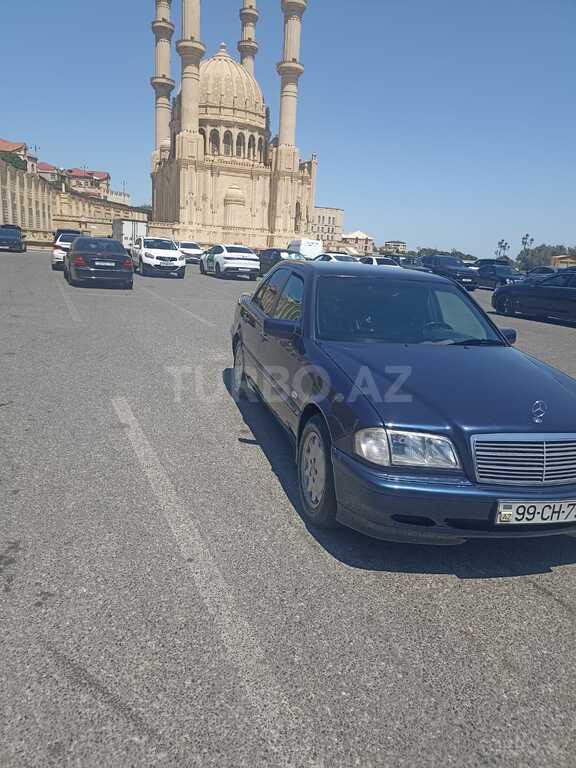 Mercedes C 200