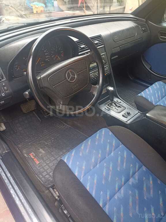 Mercedes C 200