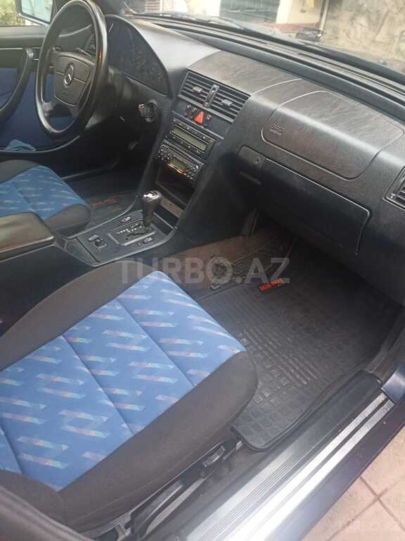 Mercedes C 200