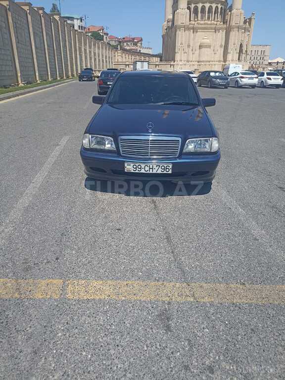 Mercedes C 200