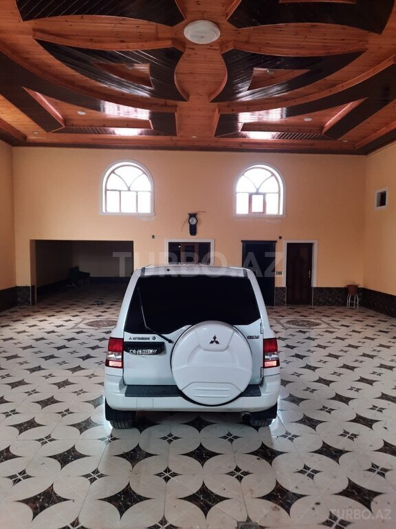 Mitsubishi Pajero io