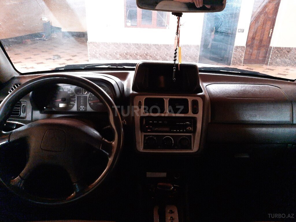 Mitsubishi Pajero io