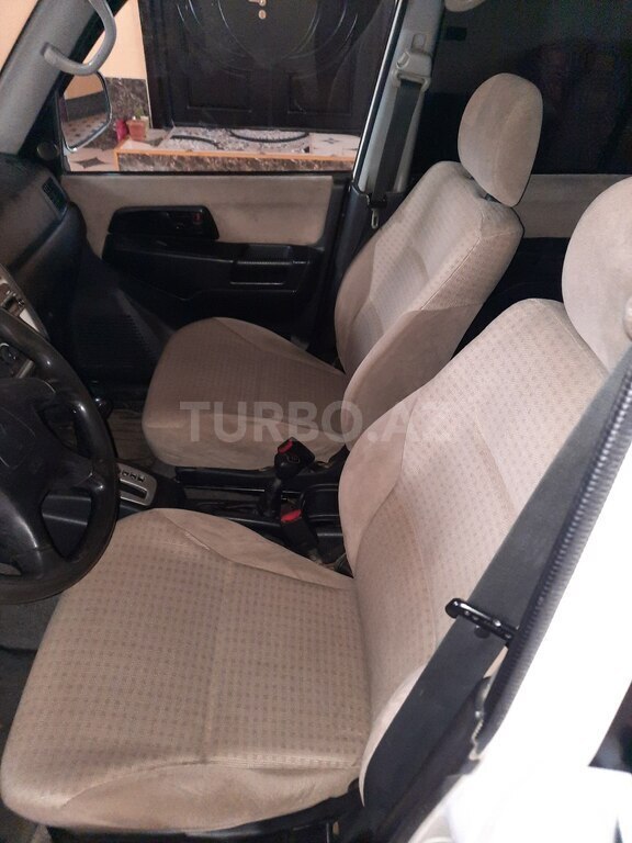Mitsubishi Pajero io