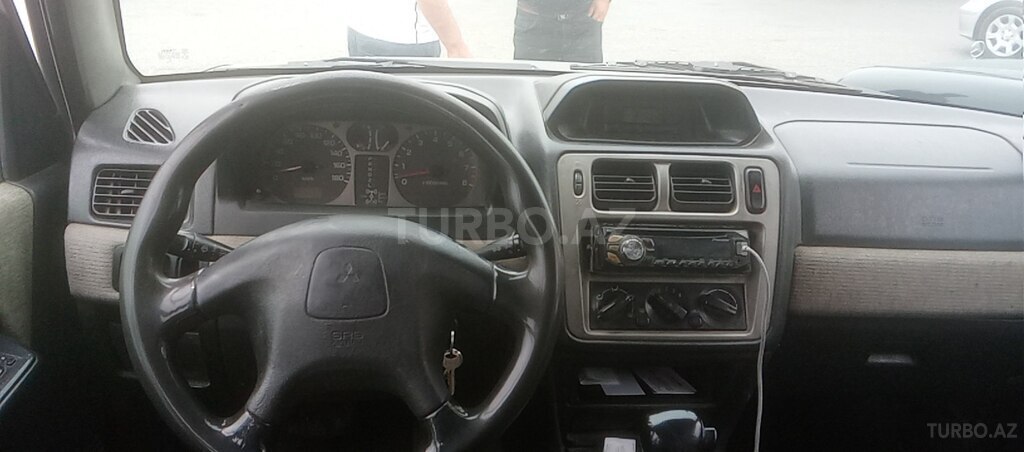 Mitsubishi Pajero io