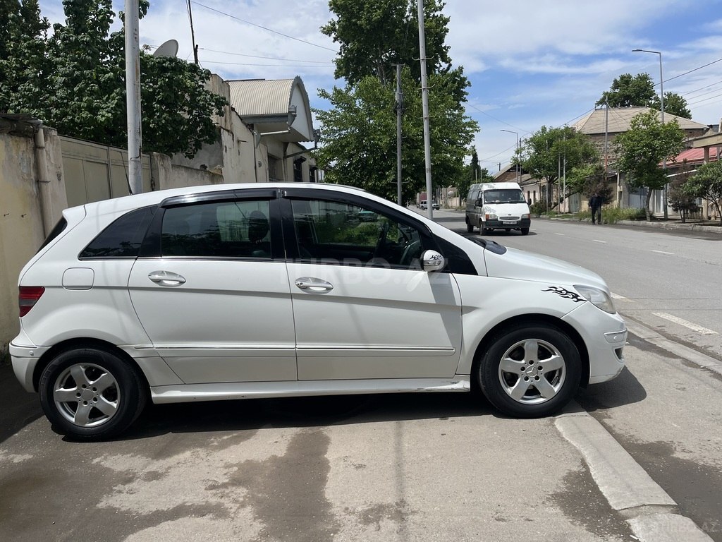 Mercedes B 170