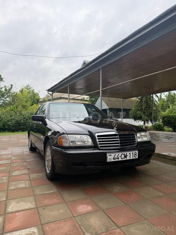 Mercedes C 180